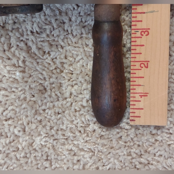 Antique Dunlap Shoulder Plate Hand Drill with Wood Handles - Picture 8 of 10